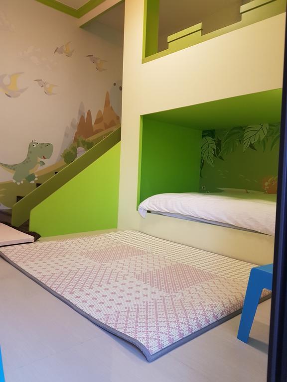 Childlike Innocence Homestay Hualien stad Exteriör bild