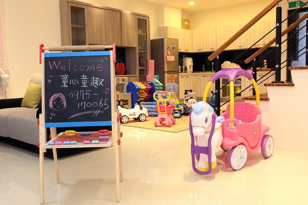 Childlike Innocence Homestay Hualien stad Exteriör bild
