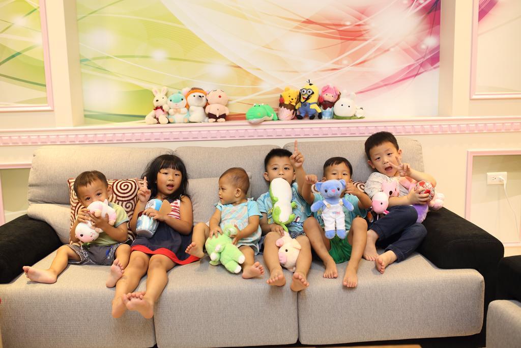 Childlike Innocence Homestay Hualien stad Exteriör bild