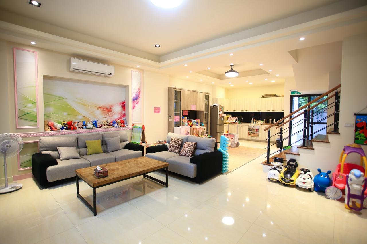 Childlike Innocence Homestay Hualien stad Exteriör bild