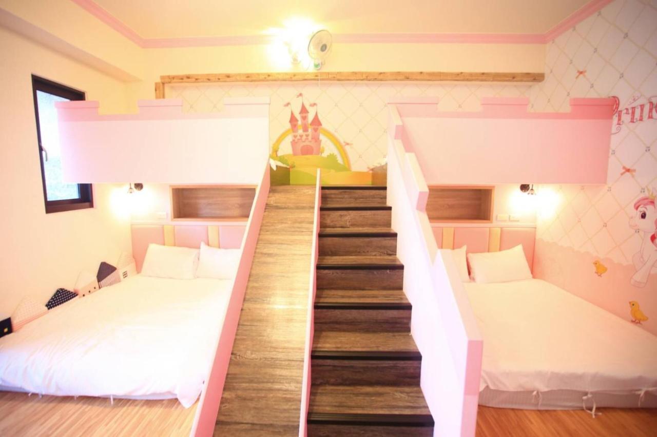Childlike Innocence Homestay Hualien stad Exteriör bild