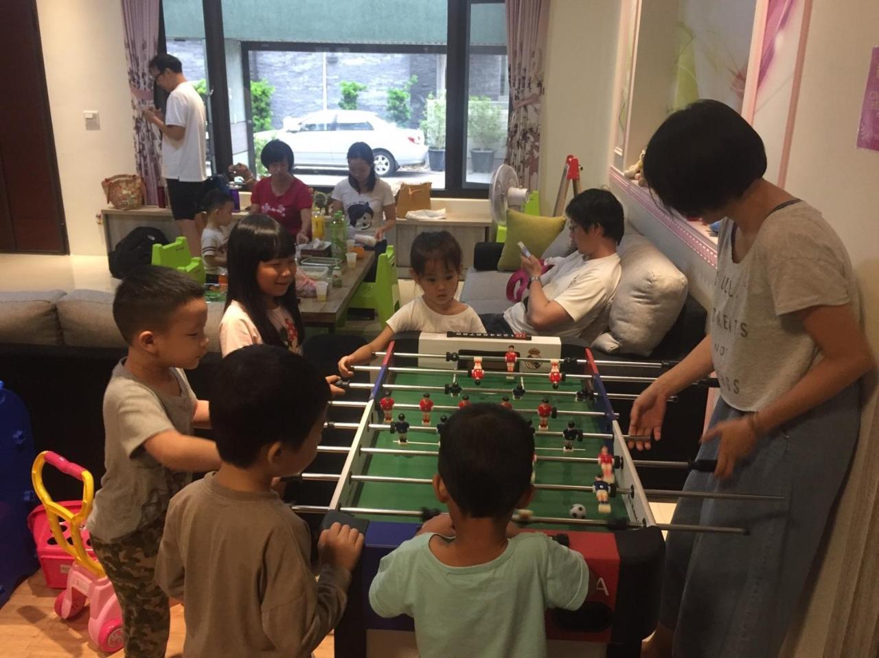 Childlike Innocence Homestay Hualien stad Exteriör bild